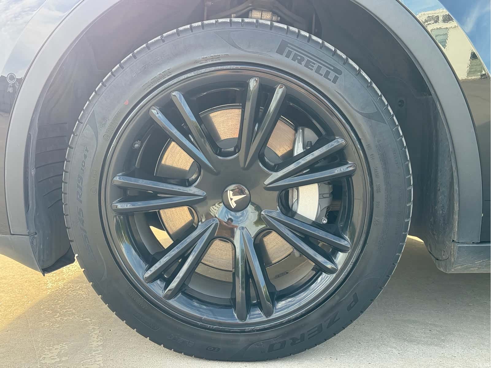 Tesla Model Y, 2023 15
