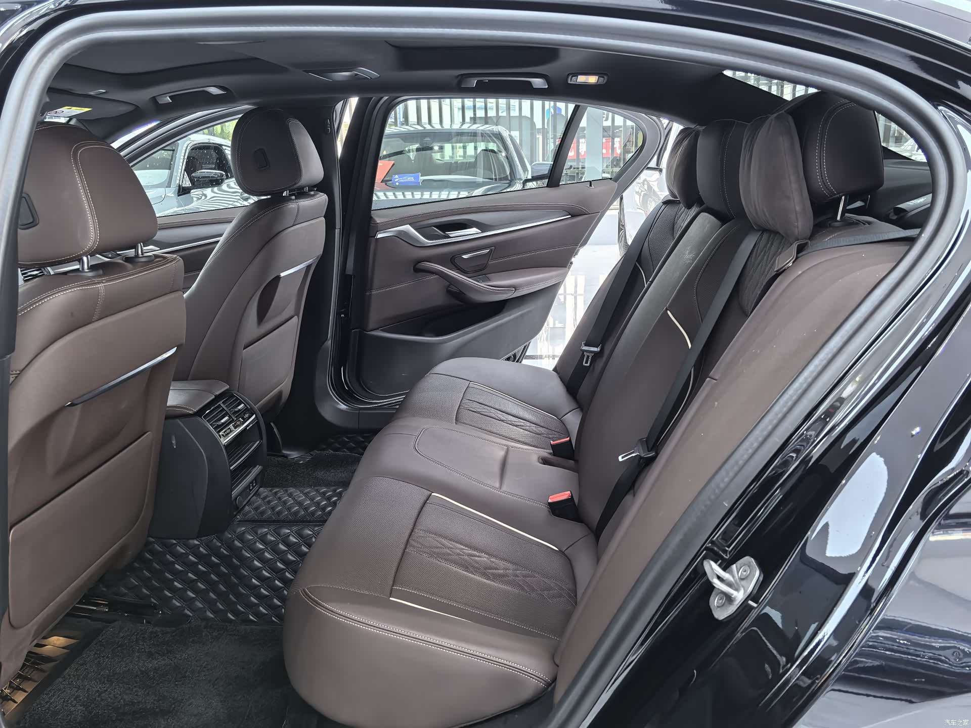 BMW 5 Series, 2023 11