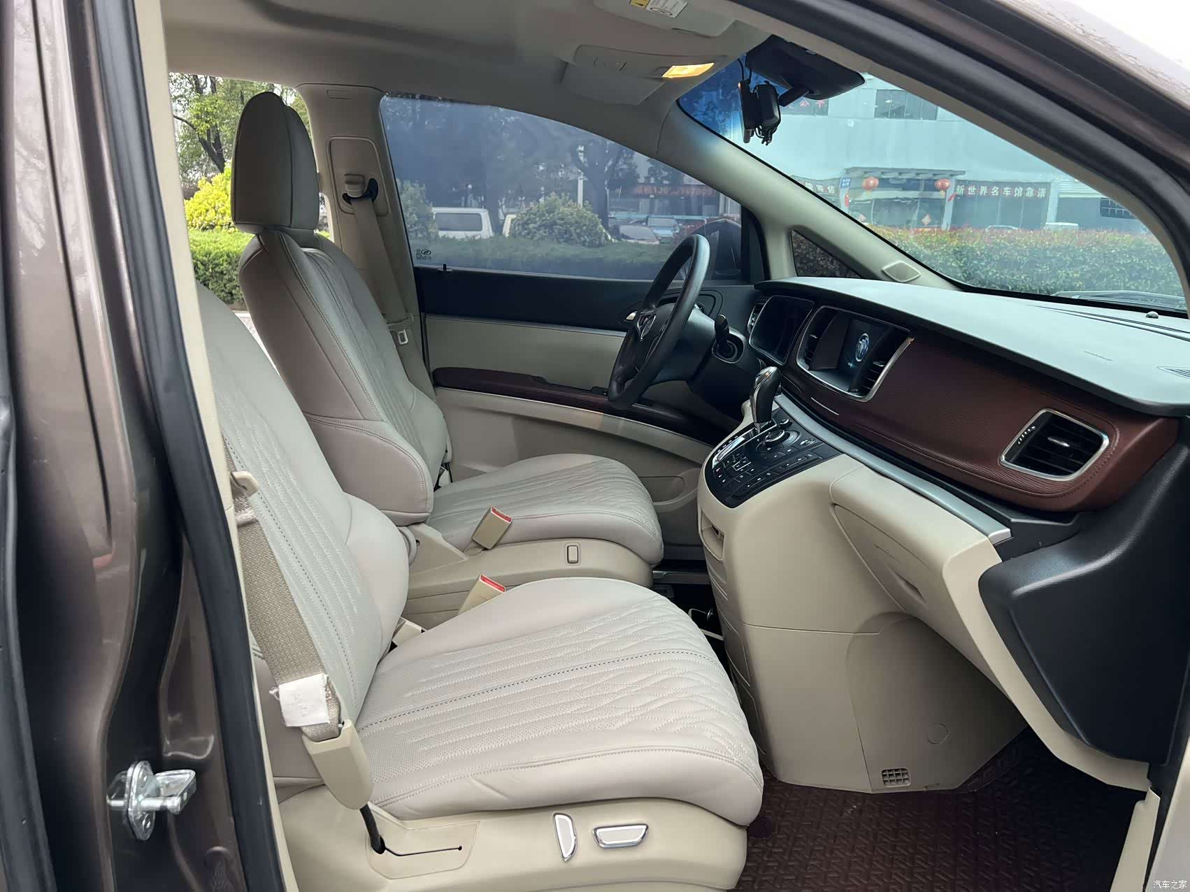 Buick GL8, 2019 12