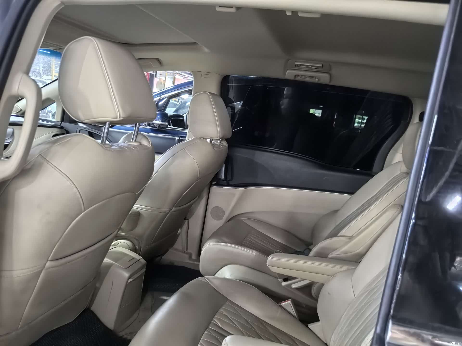 Buick GL8, 2023 8