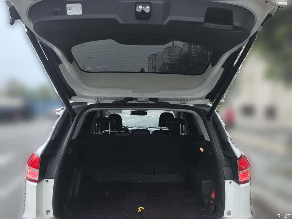 Ford Kuga, 2015 10