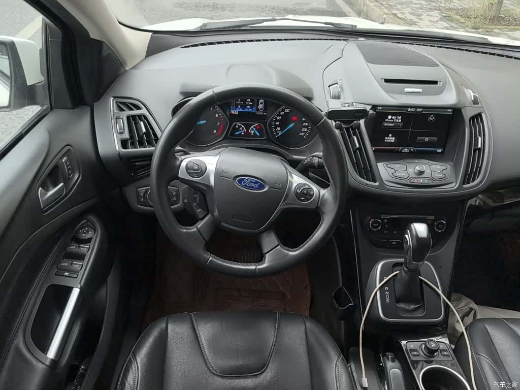 Ford Kuga, 2015 3