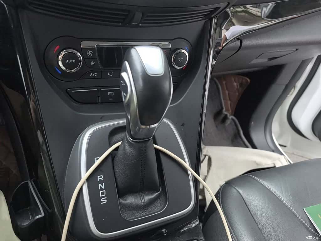 Ford Kuga, 2015 7
