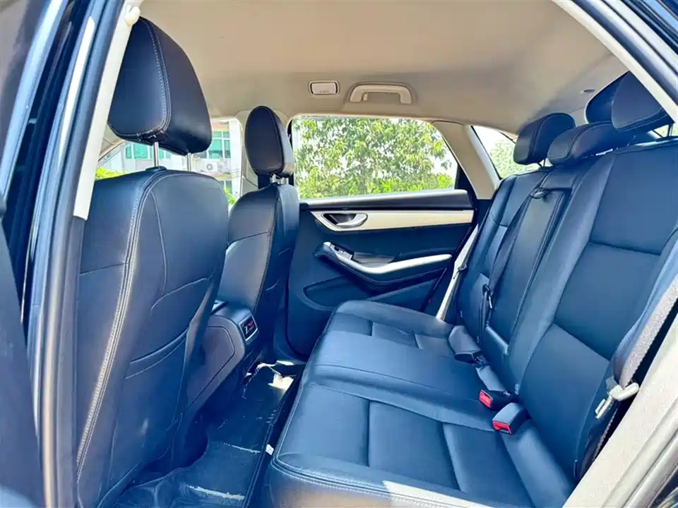 Zotye SR7 Zotye SR7