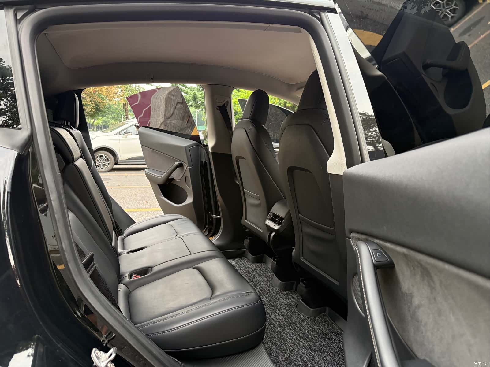 Tesla Model Y, 2021 10