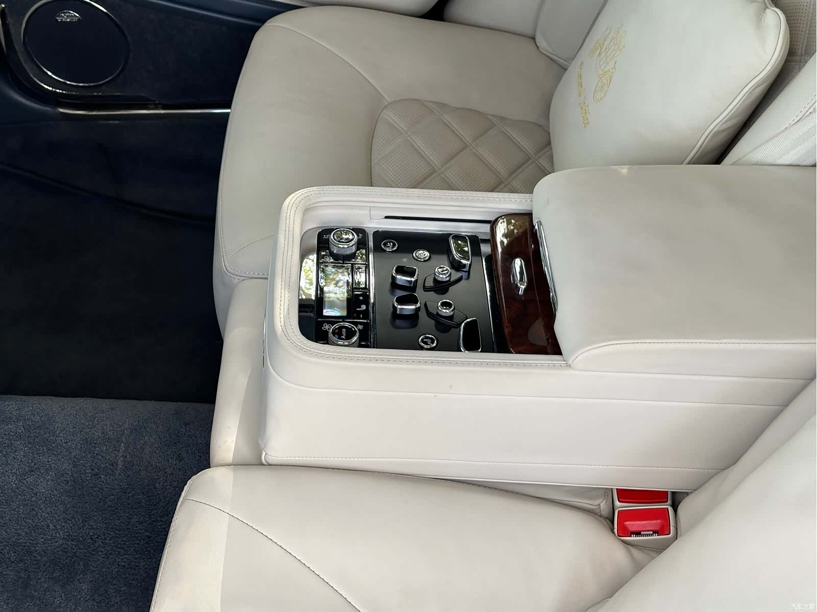 Bentley Mulsanne, 2012 30
