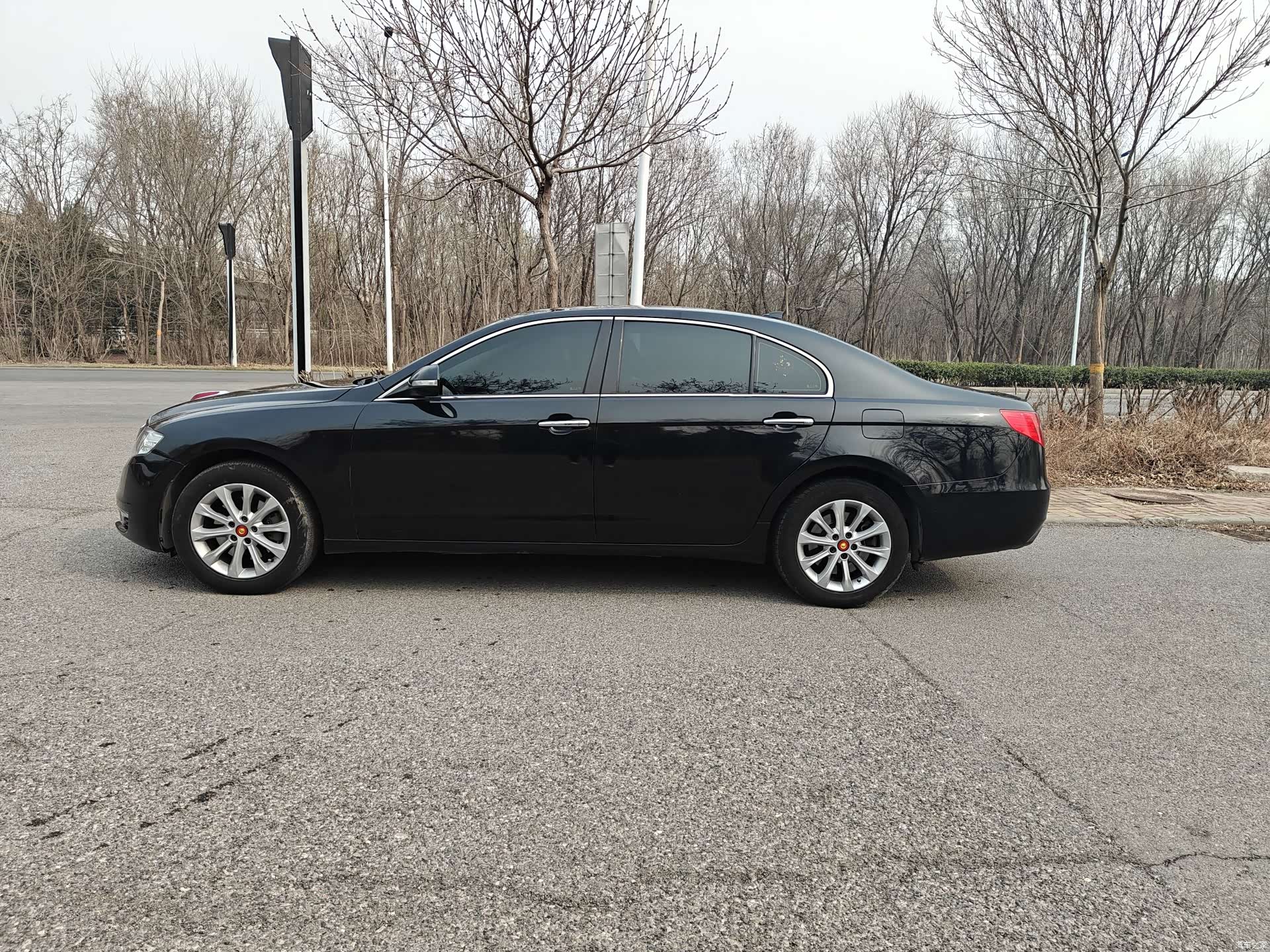 Hongqi H7, 2016 10