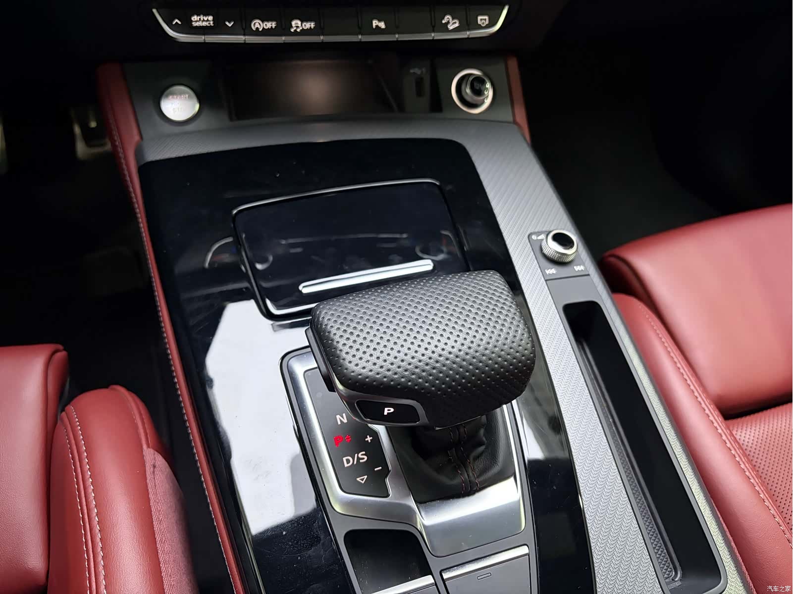 Audi Q5L, 2025 16