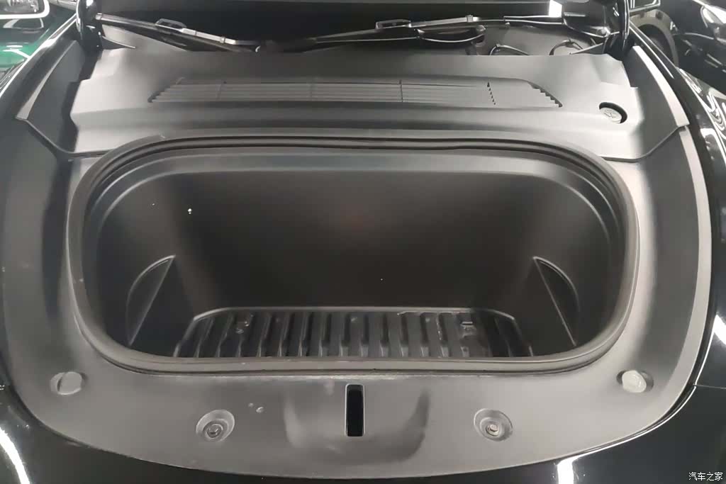 Tesla Model Y, 2023 10