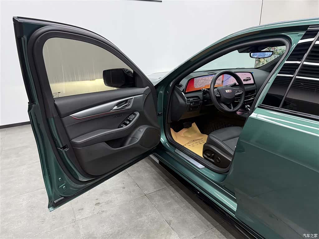 Cadillac CT5, 2025 4