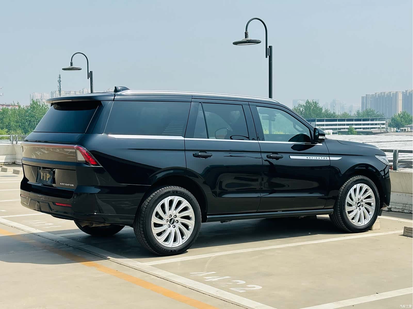 Lincoln Navigator, 2025 4