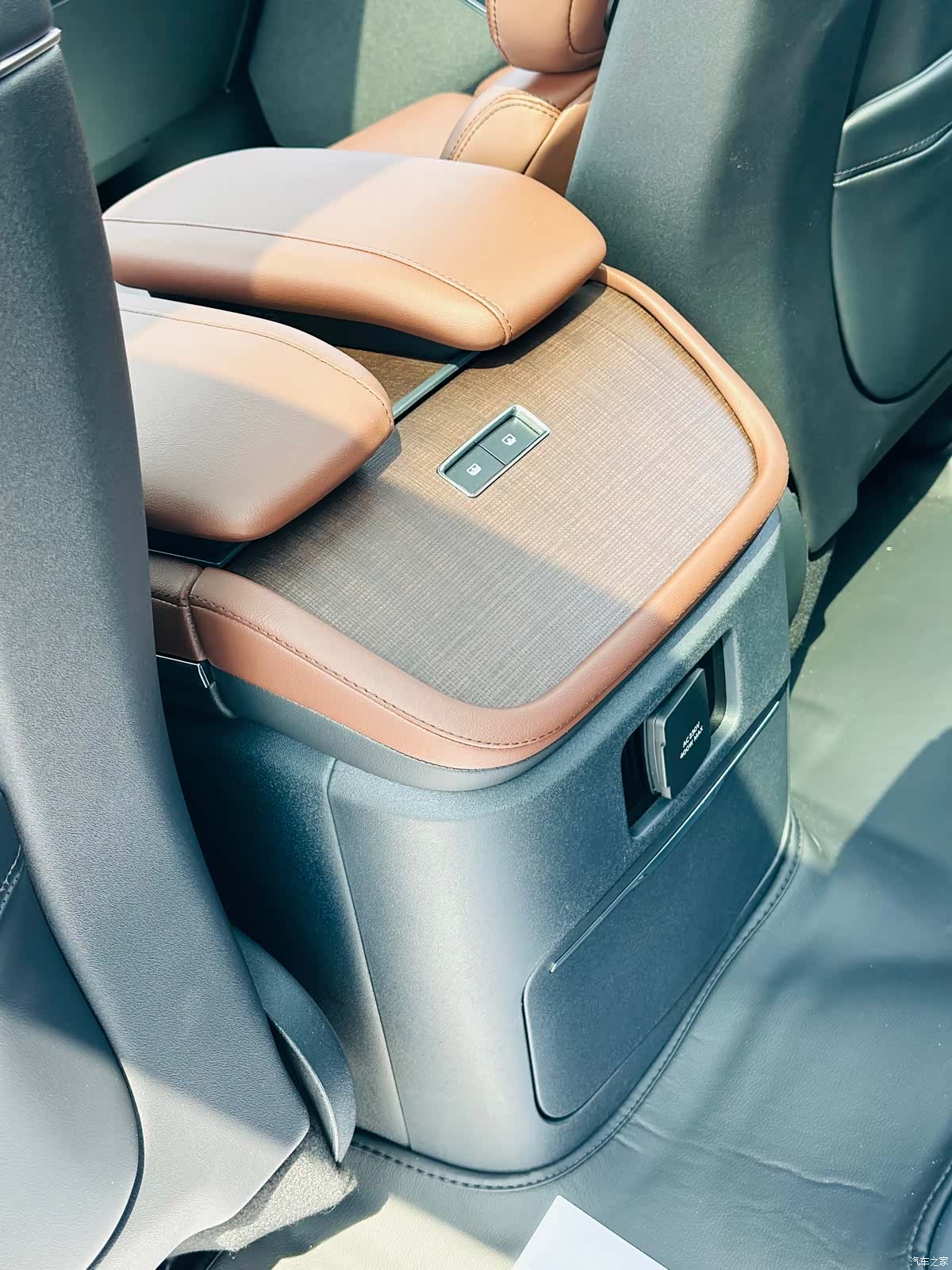 Lincoln Navigator, 2025 20
