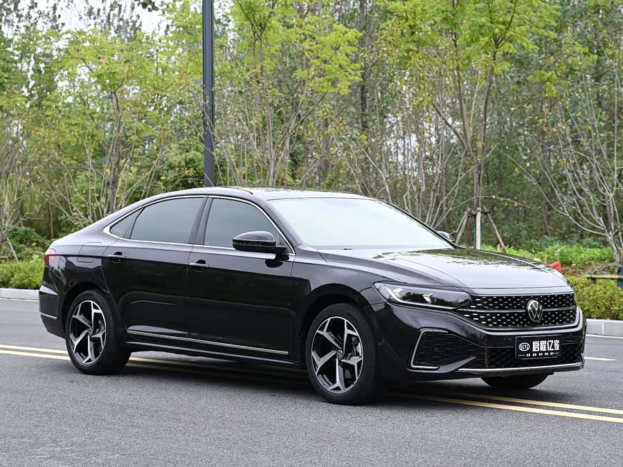 Volkswagen Passat 2025, фото 3