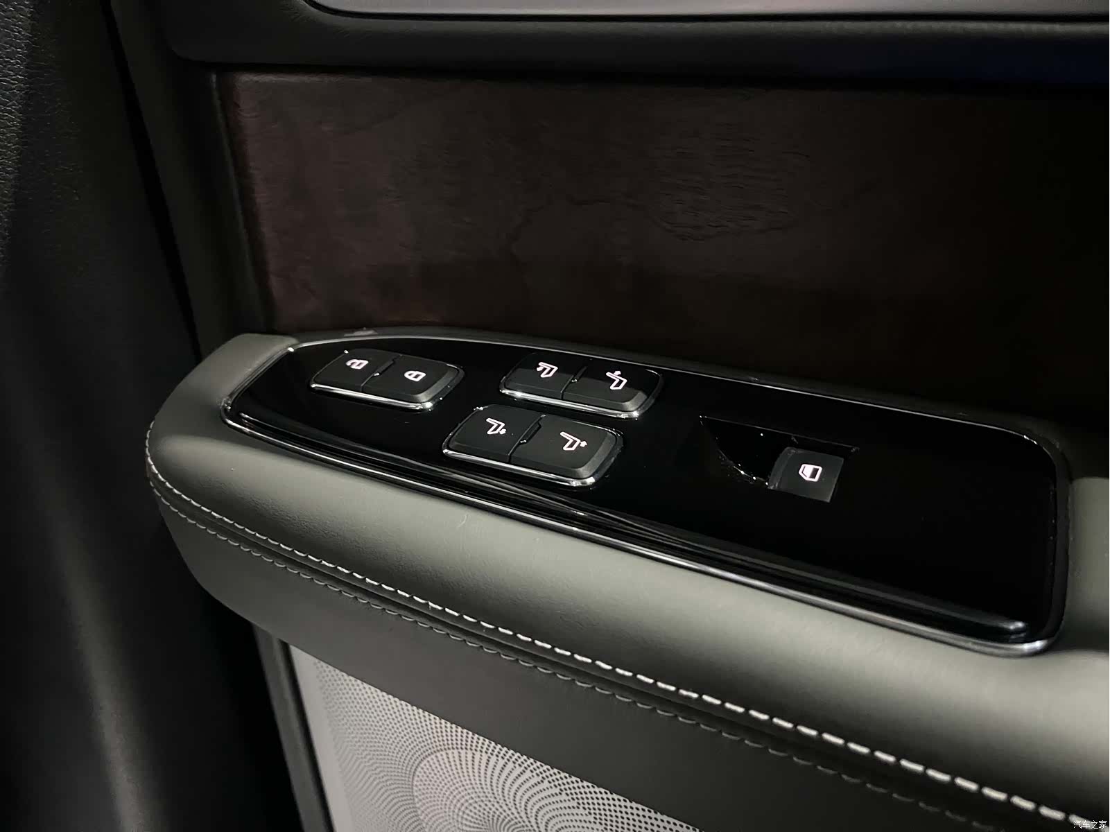 Lincoln Navigator, 2026 21
