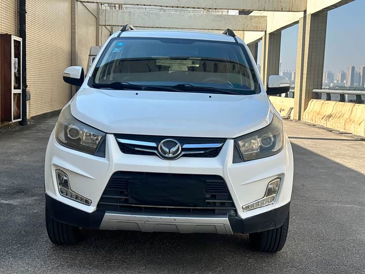BAIC Huansu S3 2015 1.5L Комфорт guo V
