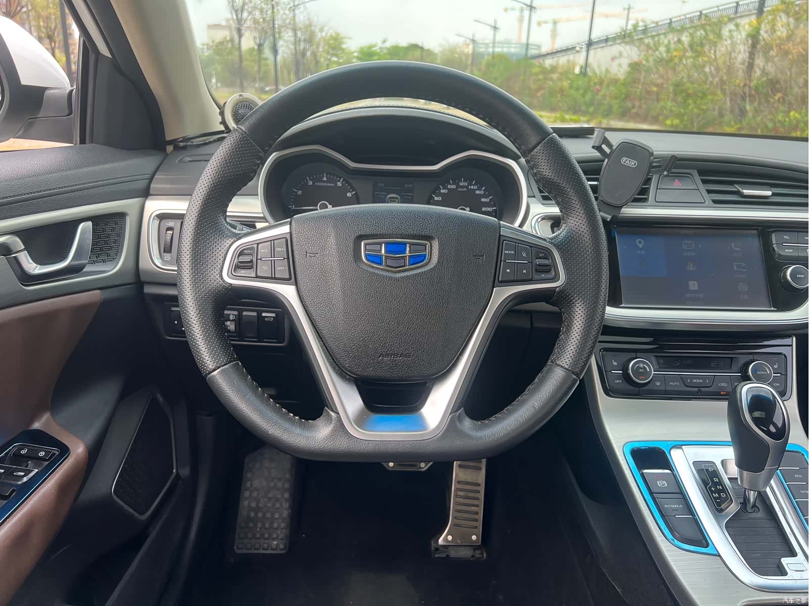 Geely Emgrand, 2017 4