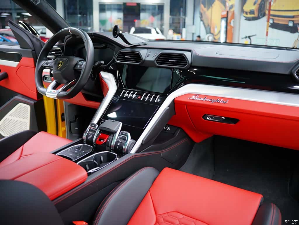Lamborghini Urus, 2021 49