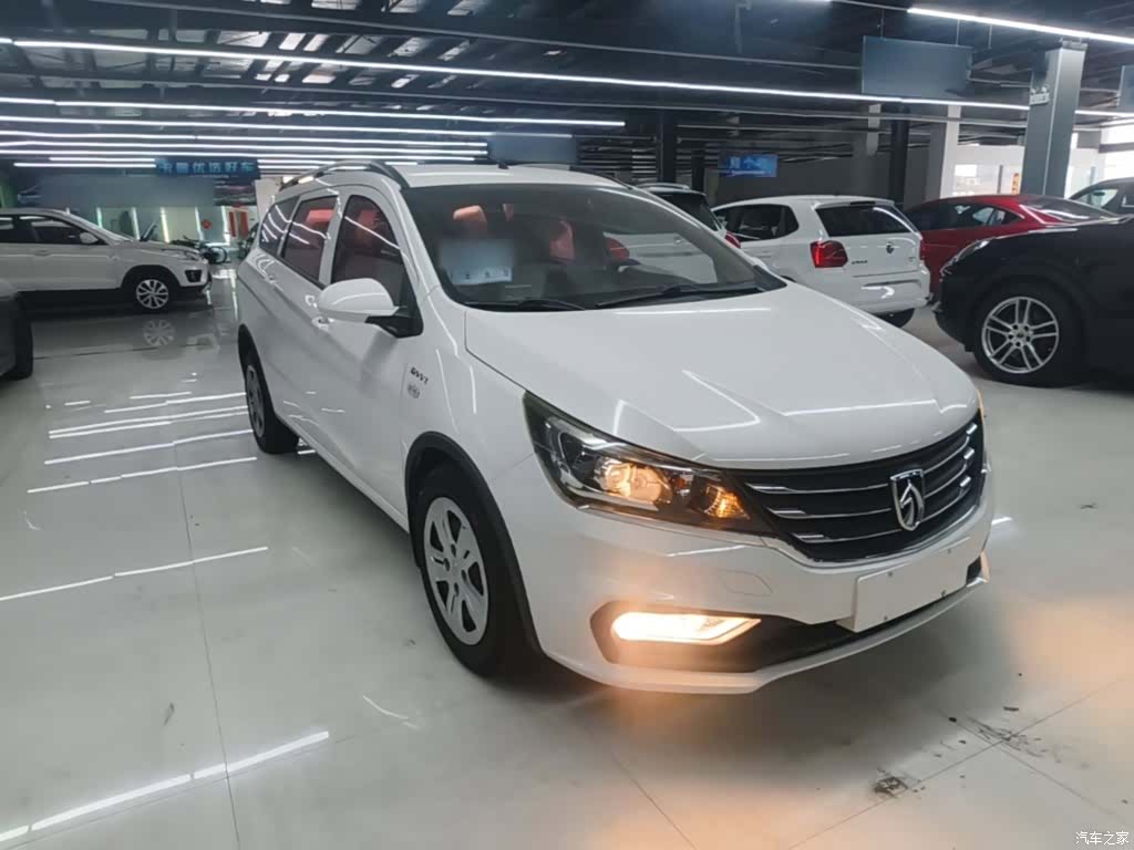 Wuling 310W, 2018 4