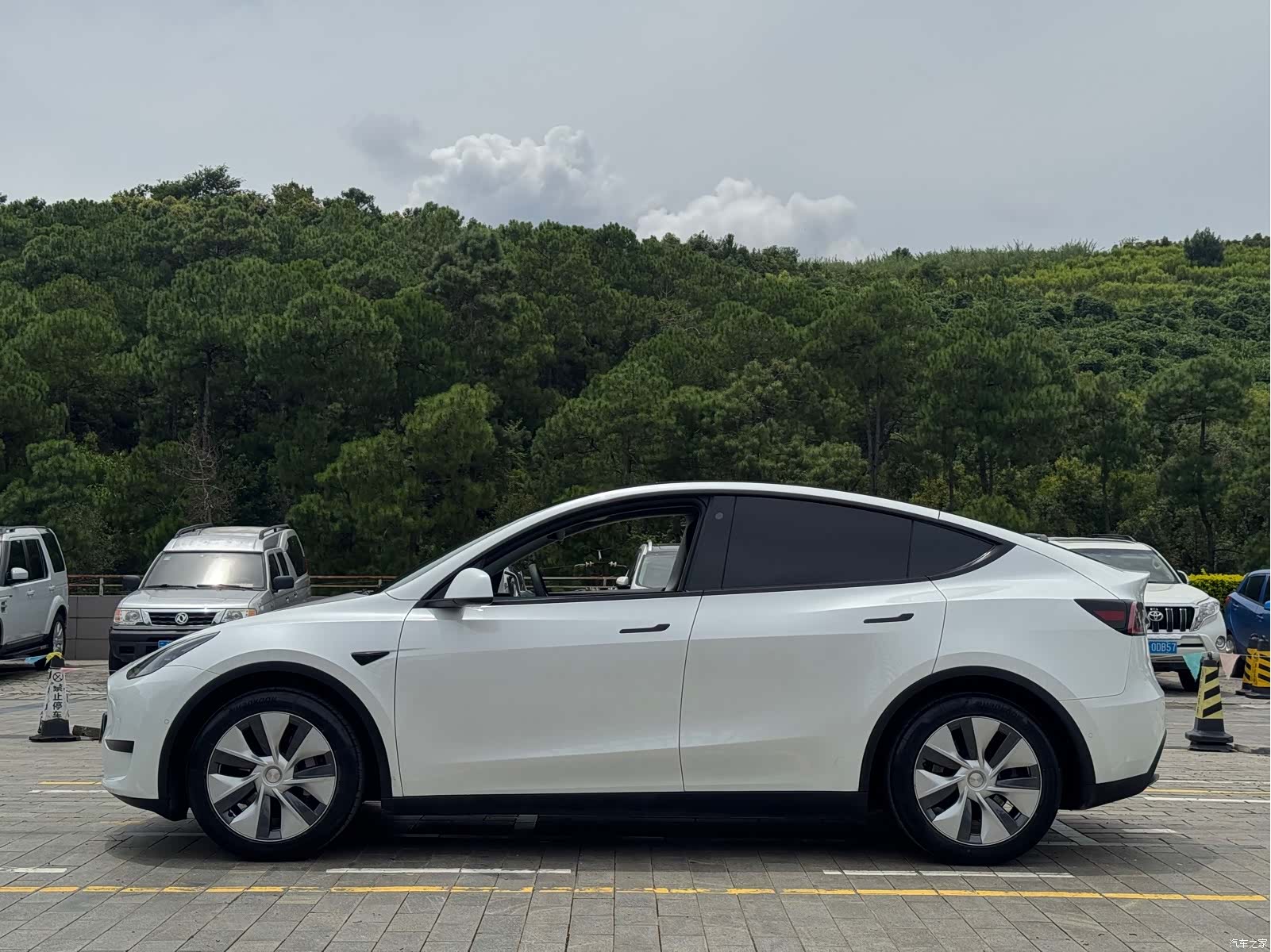 Tesla Model Y, 2022 20