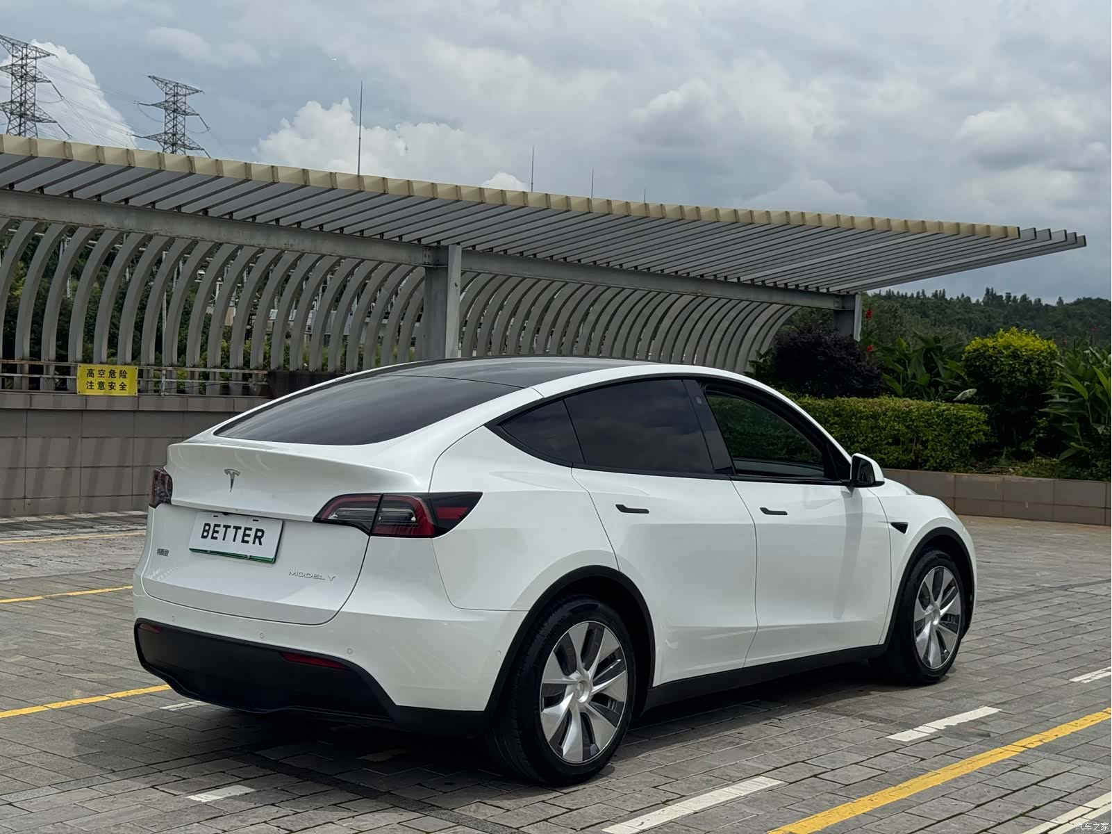Tesla Model Y, 2022 9