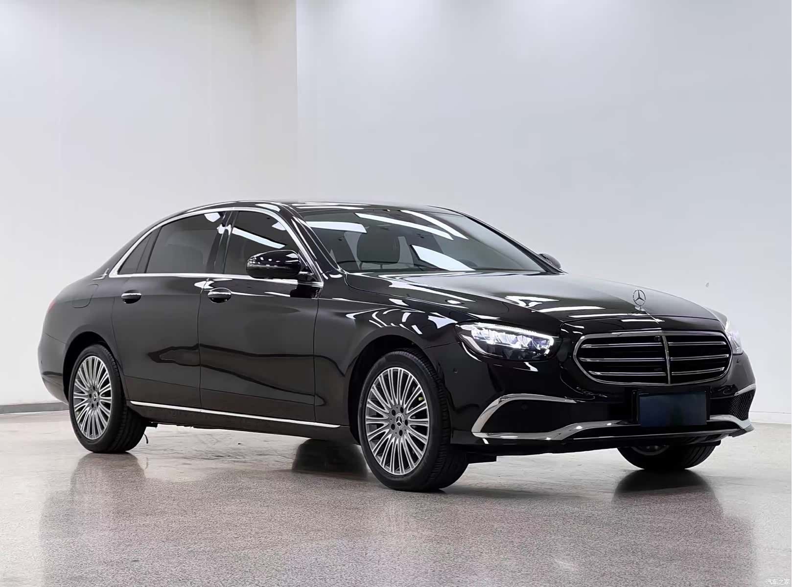 Mercedes-Benz E-Class, 2022 3