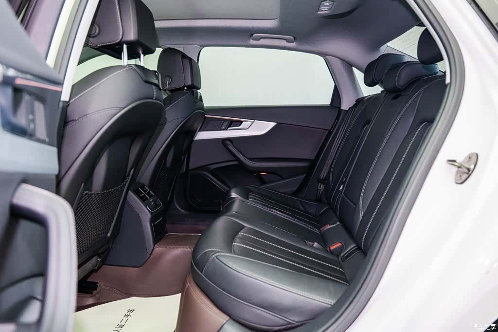 Audi A4L, 2022 18