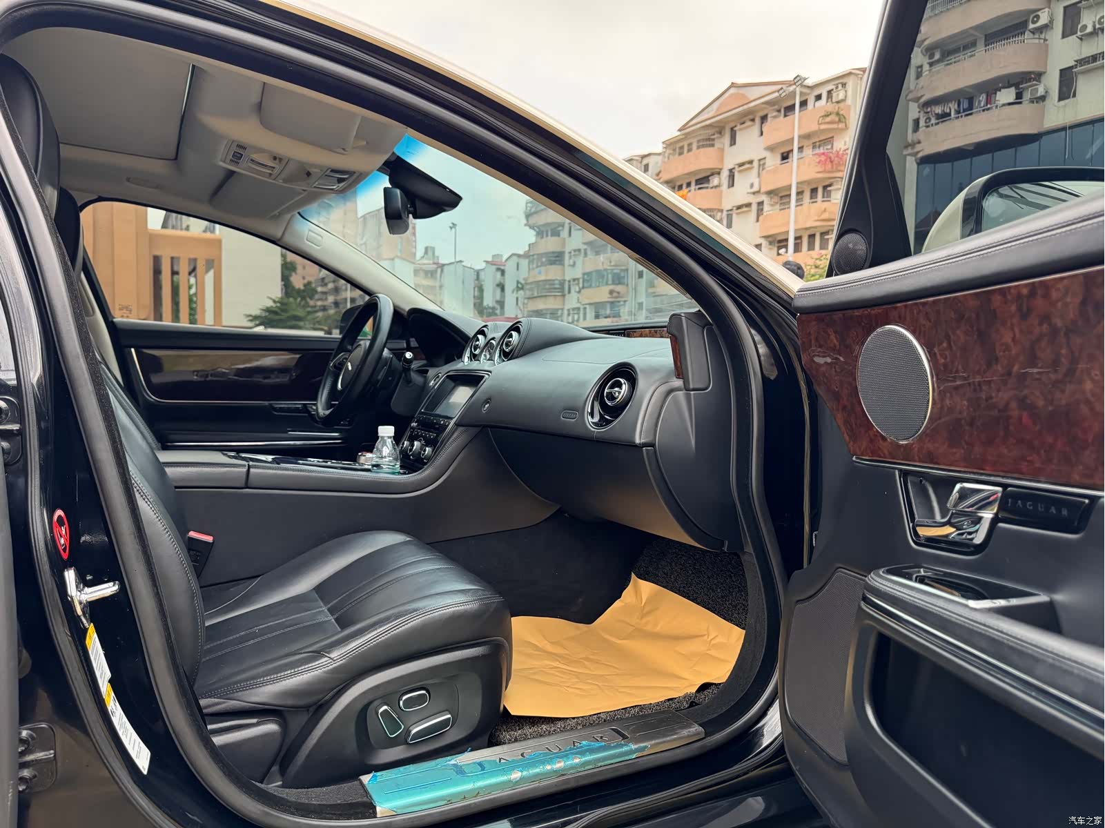 Jaguar XJ, 2013 12