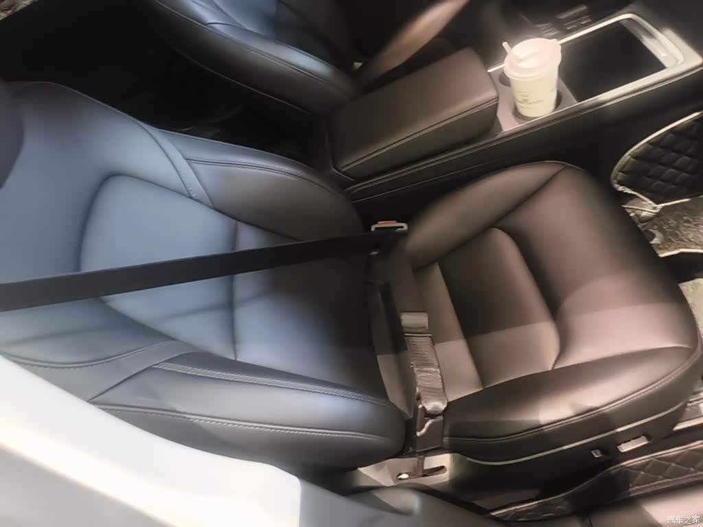 Tesla Model Y, 2023 25