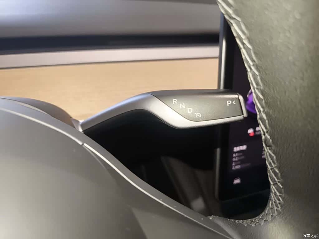 Tesla Model Y, 2023 14
