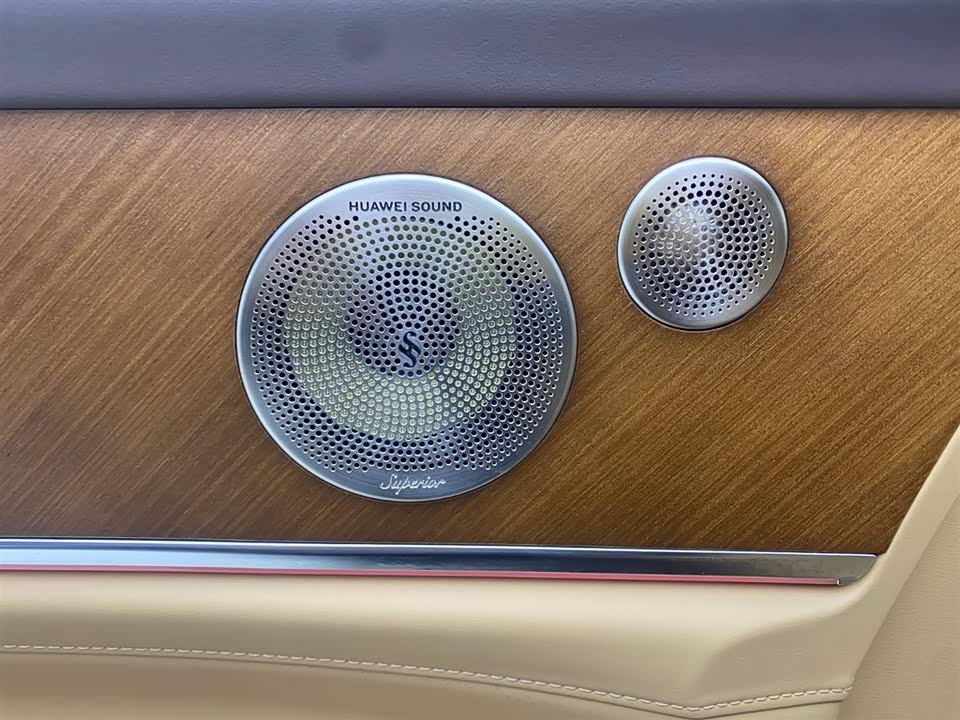 AITO Ask the world M9