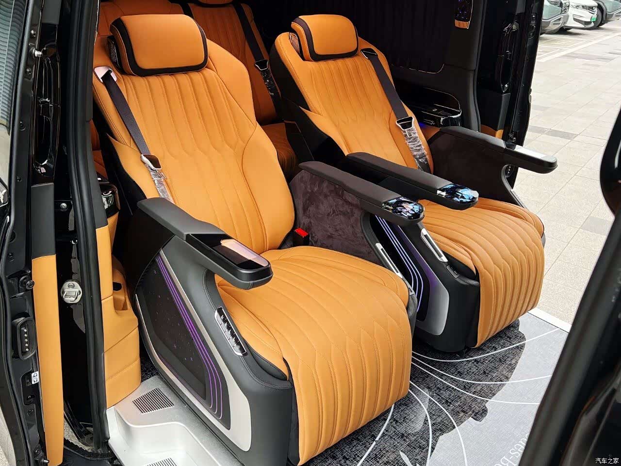 Mercedes-Benz 7, 2021 6