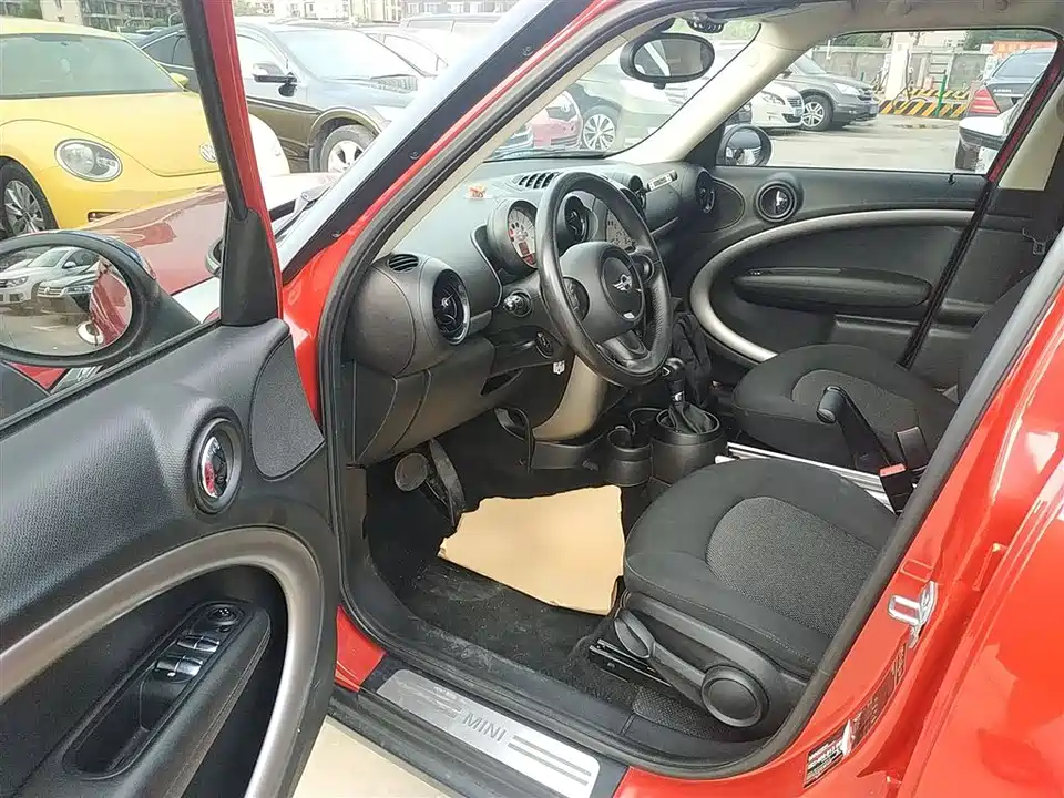 MINI COUNTRYMAN