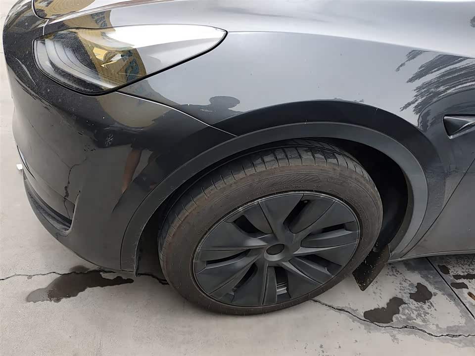 Tesla Model Y Tesla Model Y