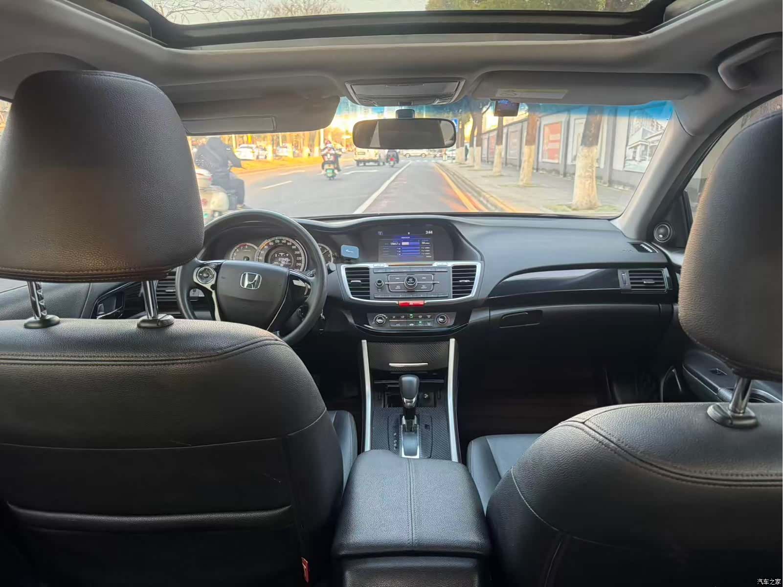 Honda Accord, 2017 12