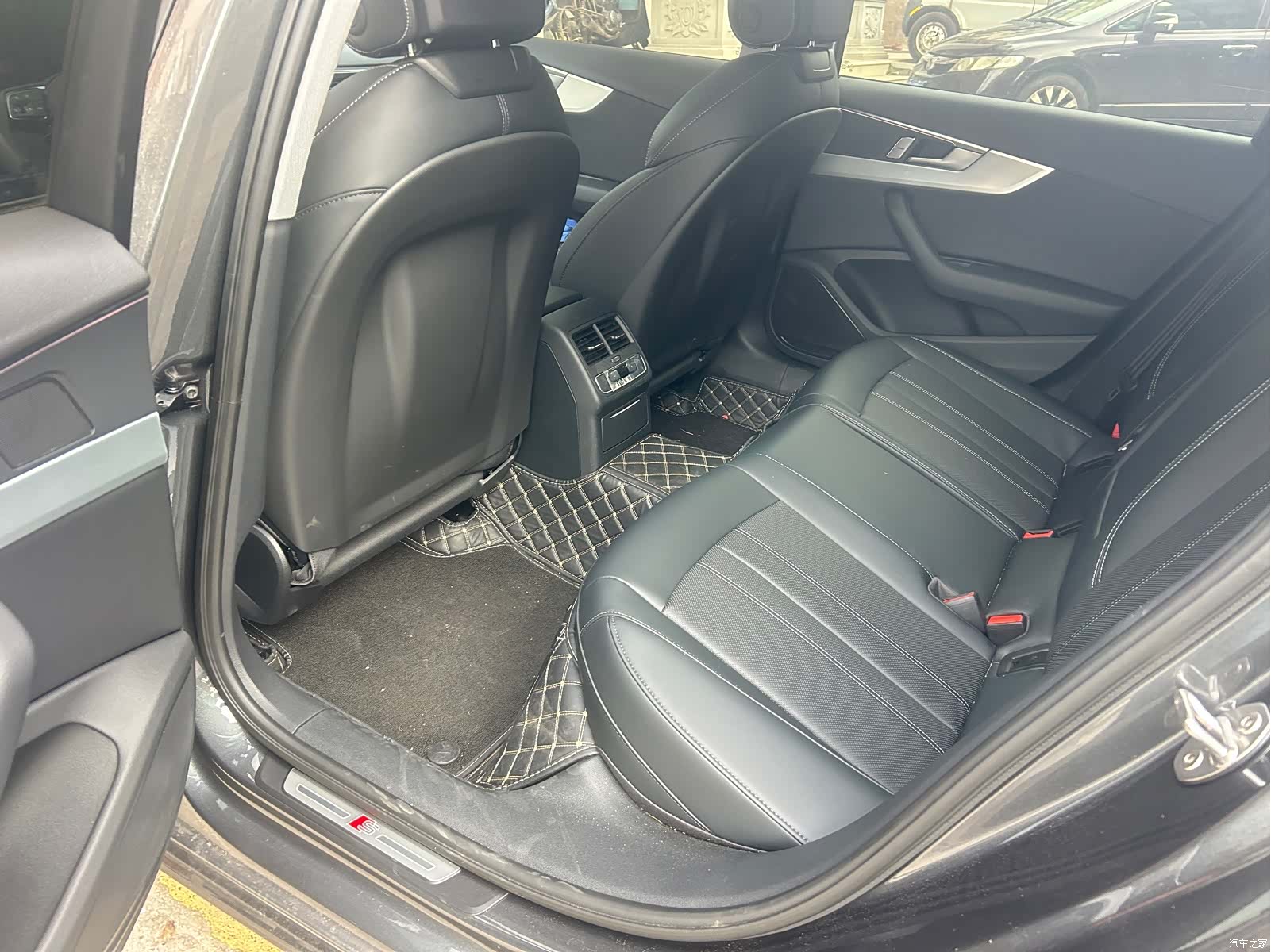 Audi A4L, 2026 все фото