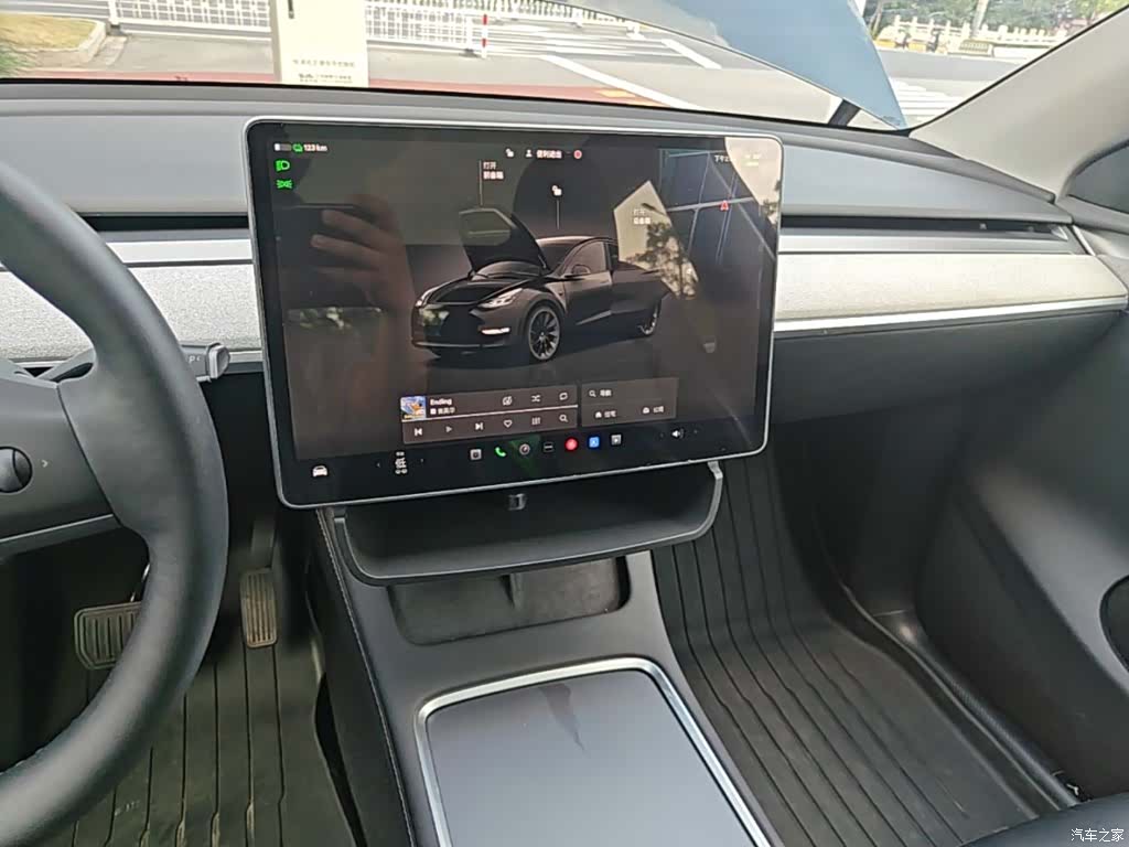 Tesla Model Y, 2024 13
