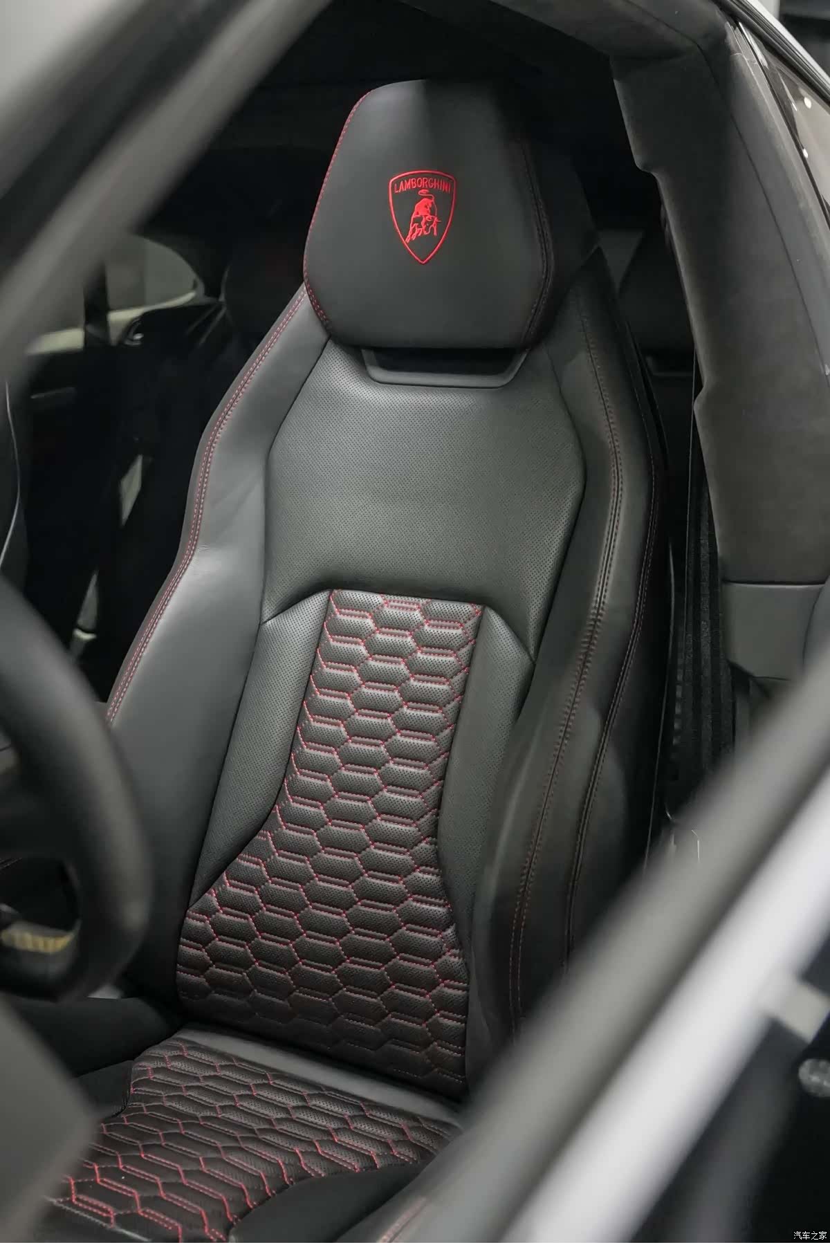 Lamborghini Urus, 2019 12