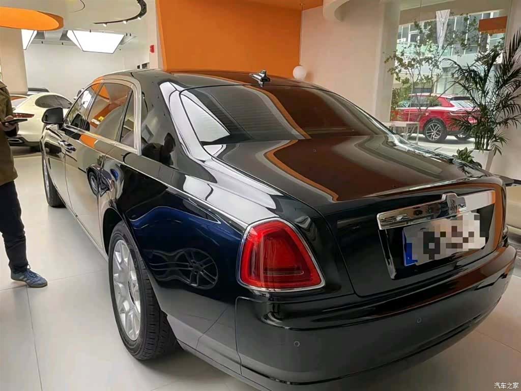 Rolls-Royce Ghost, 2014 3