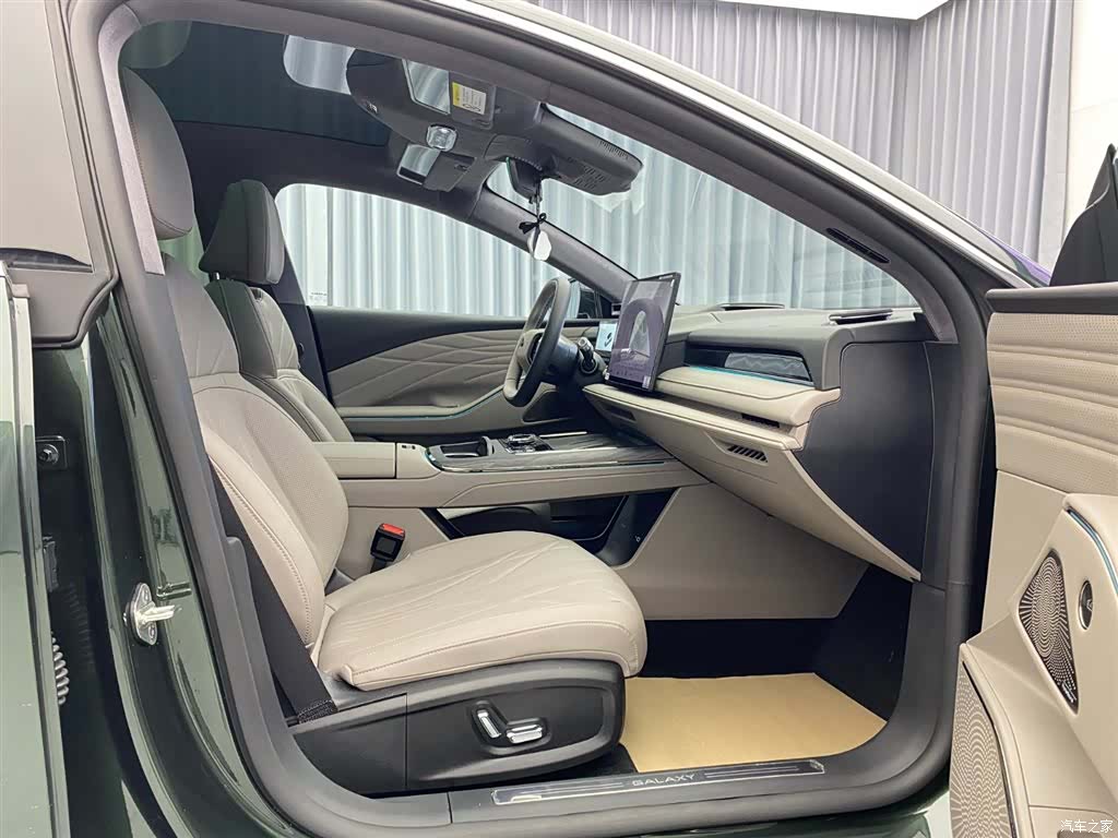 Geely 8, 2025 20