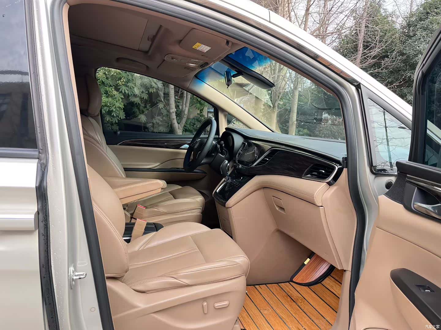 Buick GL8, 2020 9