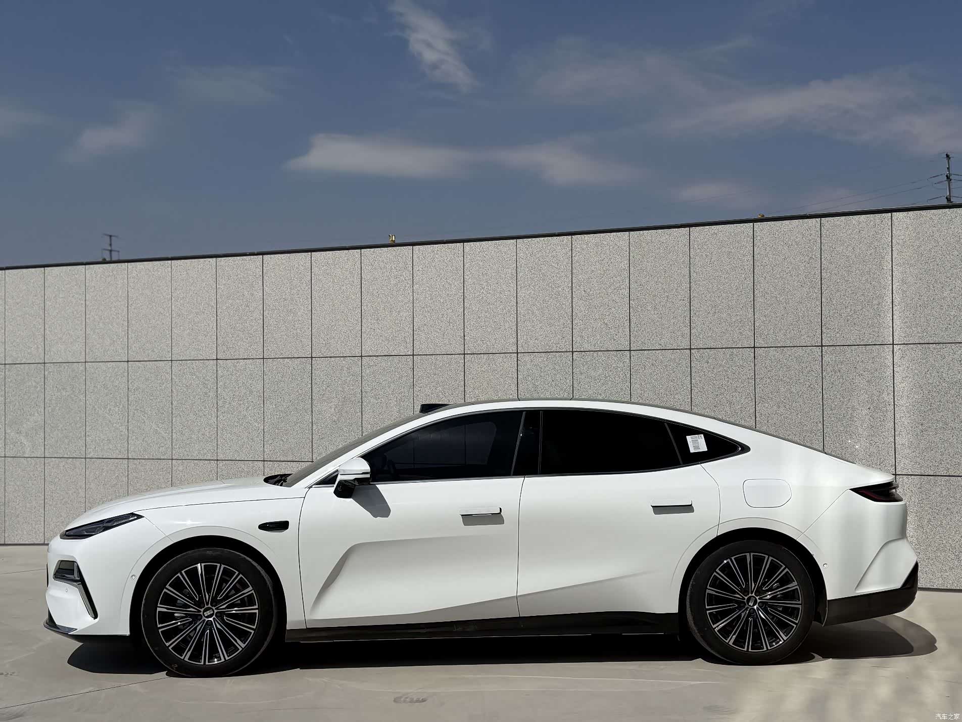 Geely 8, 2025 12