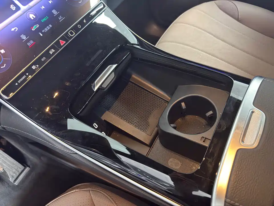 Mercedes-Benz EQE SUV