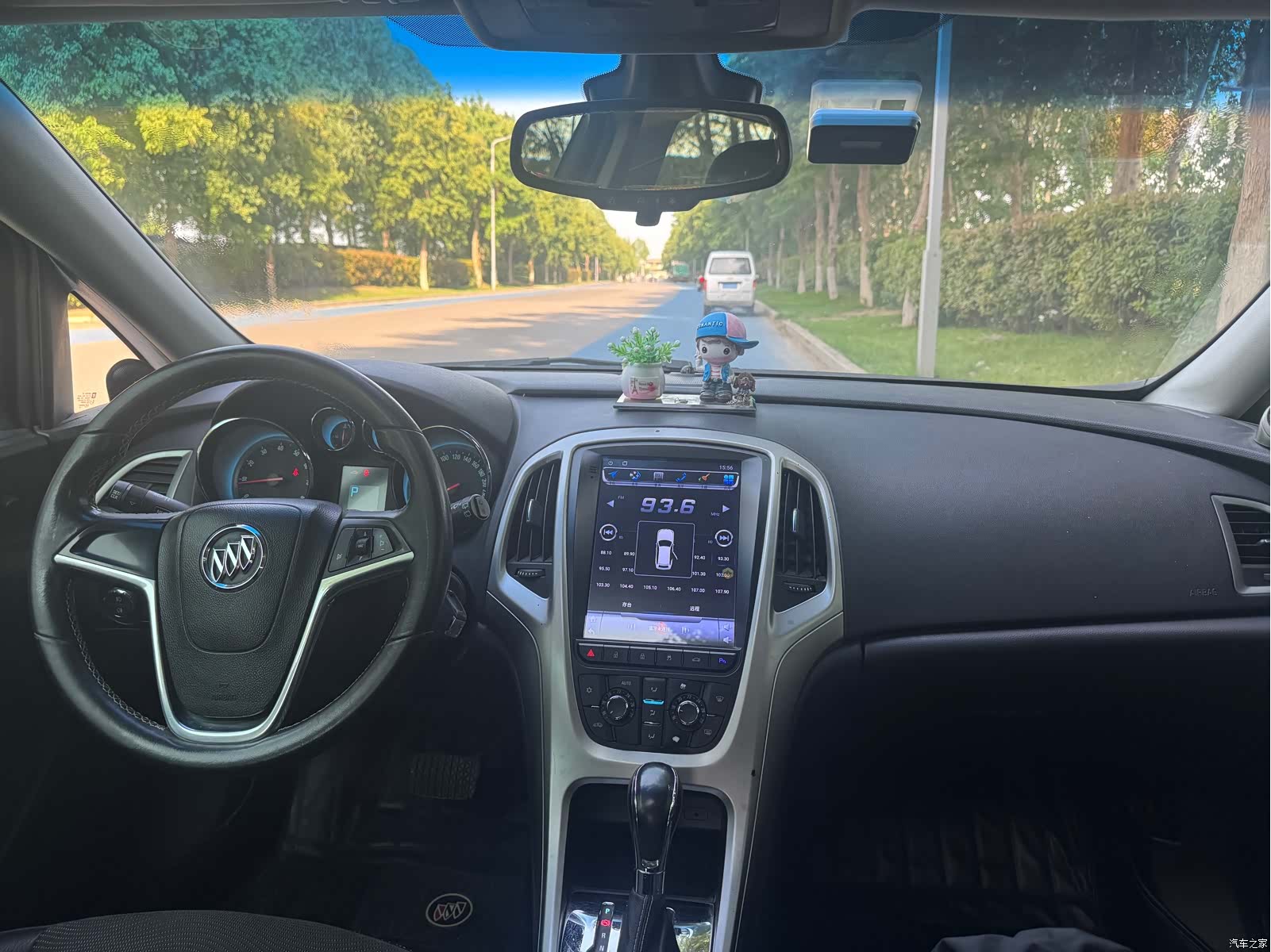Buick XT, 2010 9
