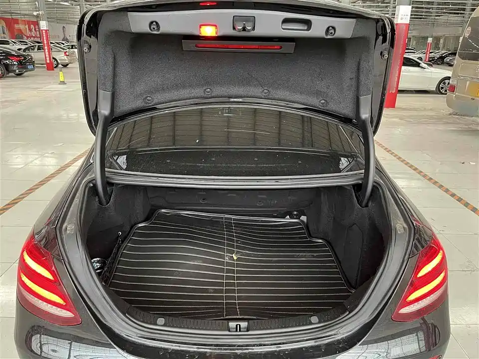 Mercedes-Benz E-class Mercedes-Benz E-class