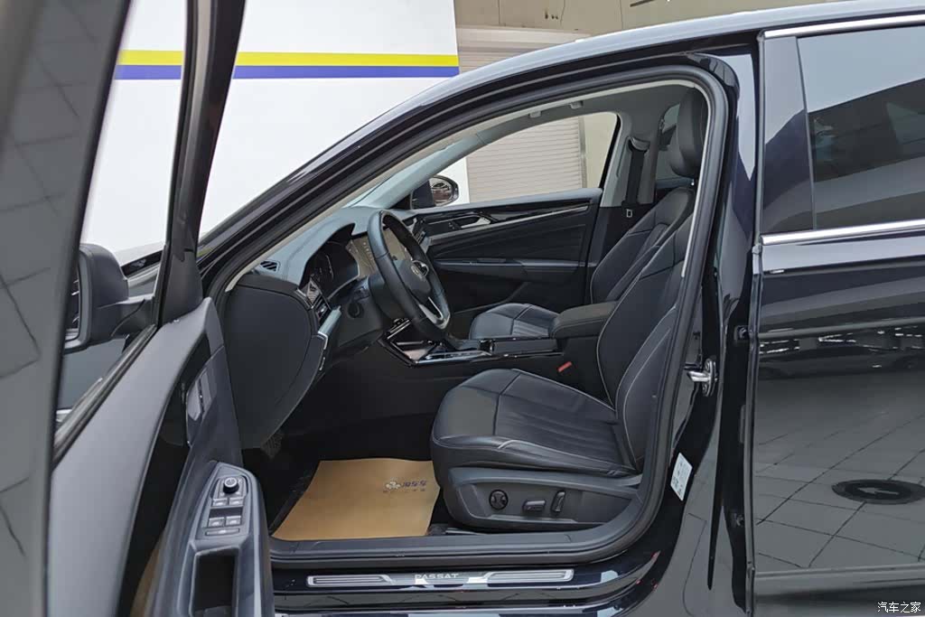 Volkswagen Passat, 2023 9