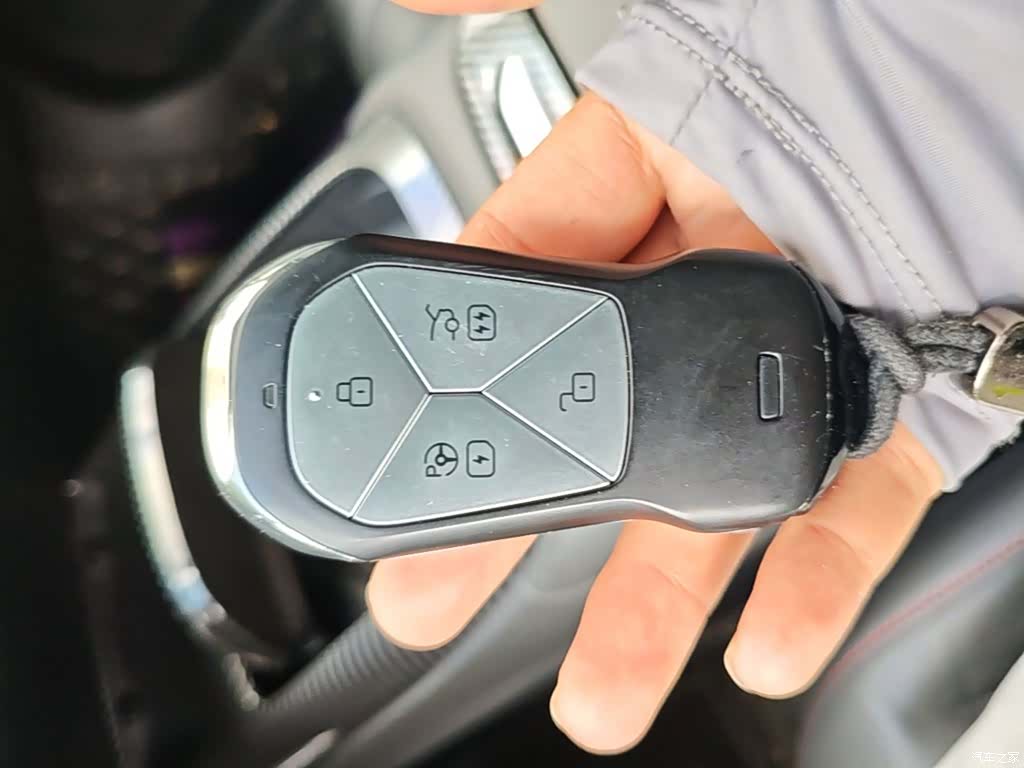 Xpeng P7, 2022 9