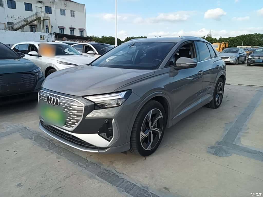 Audi Q4 e-tron, 2023 1