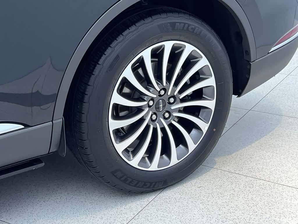 Lincoln Aviator, 2021 11