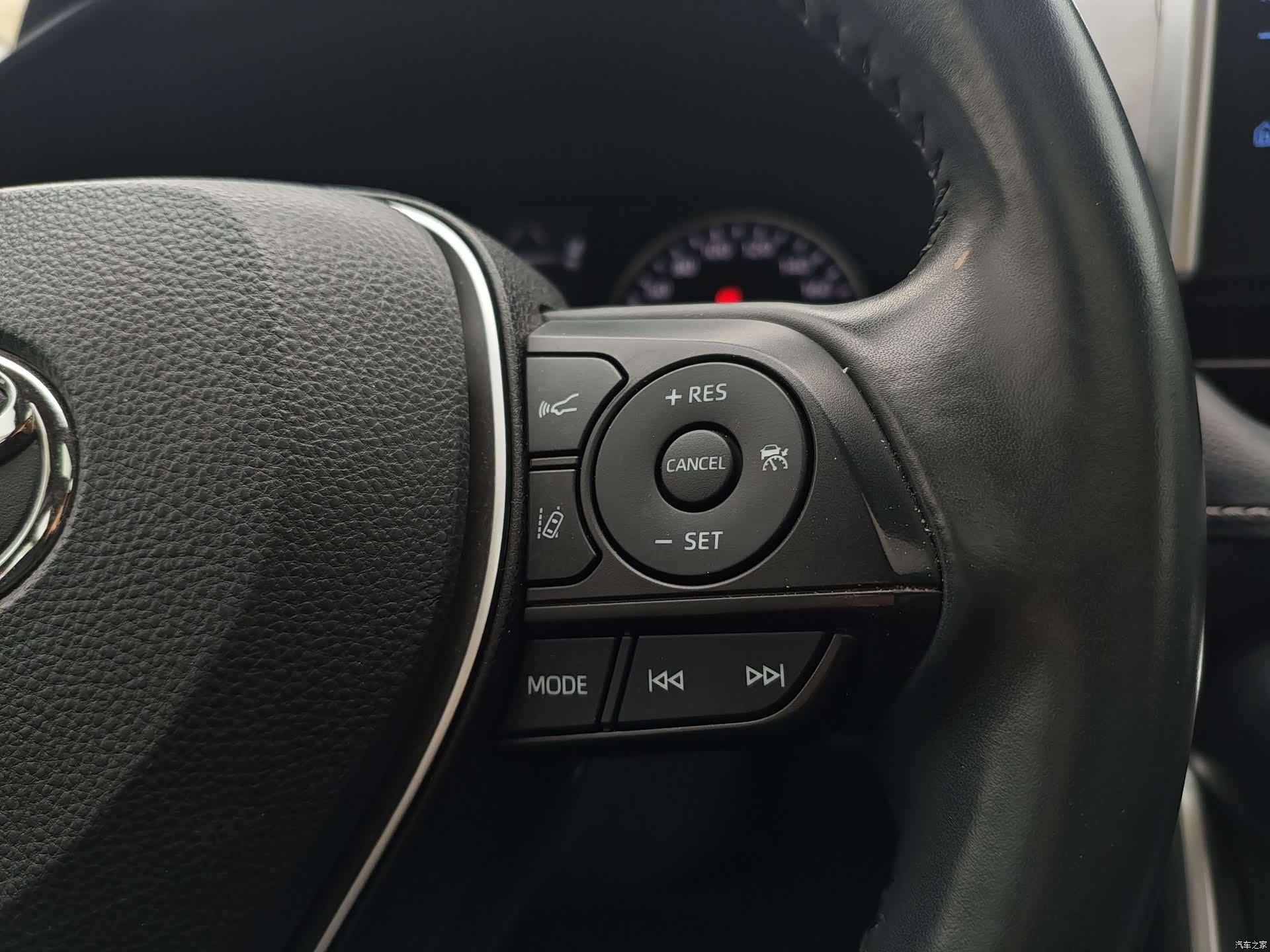 Toyota Wildlander, 2022 14