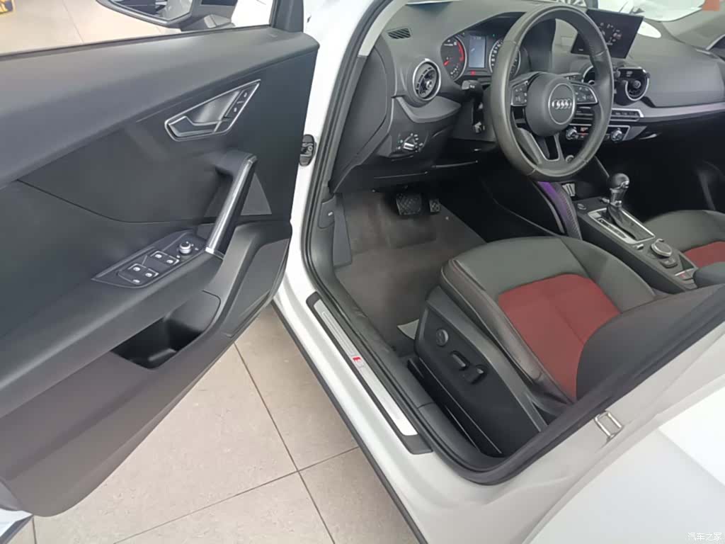 Audi Q2L, 2021 16